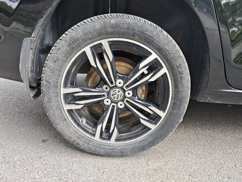VOLKSWAGEN JETTA 2015