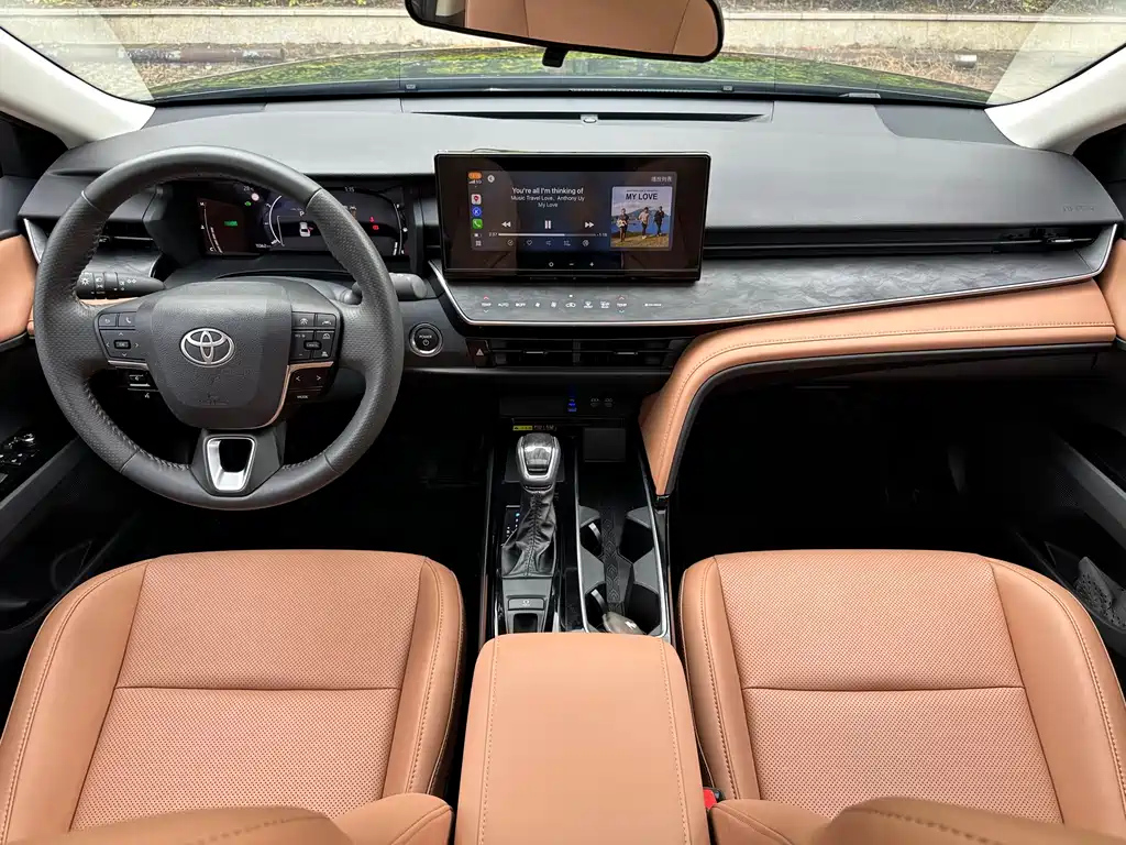 TOYOTA CAMRY 2024