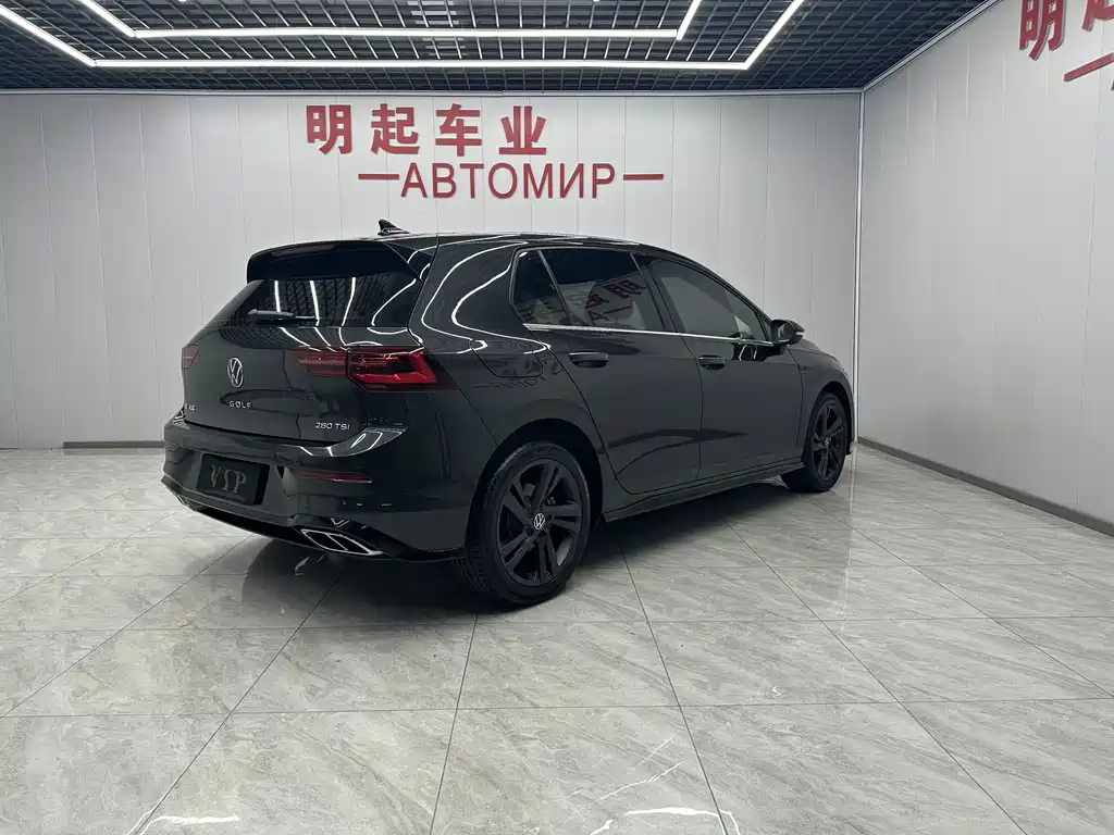 VOLKSWAGEN GOLF 2021