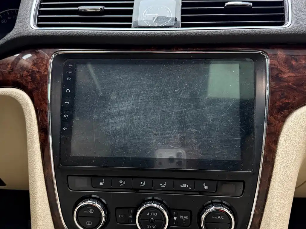 VOLKSWAGEN PASSAT 2013