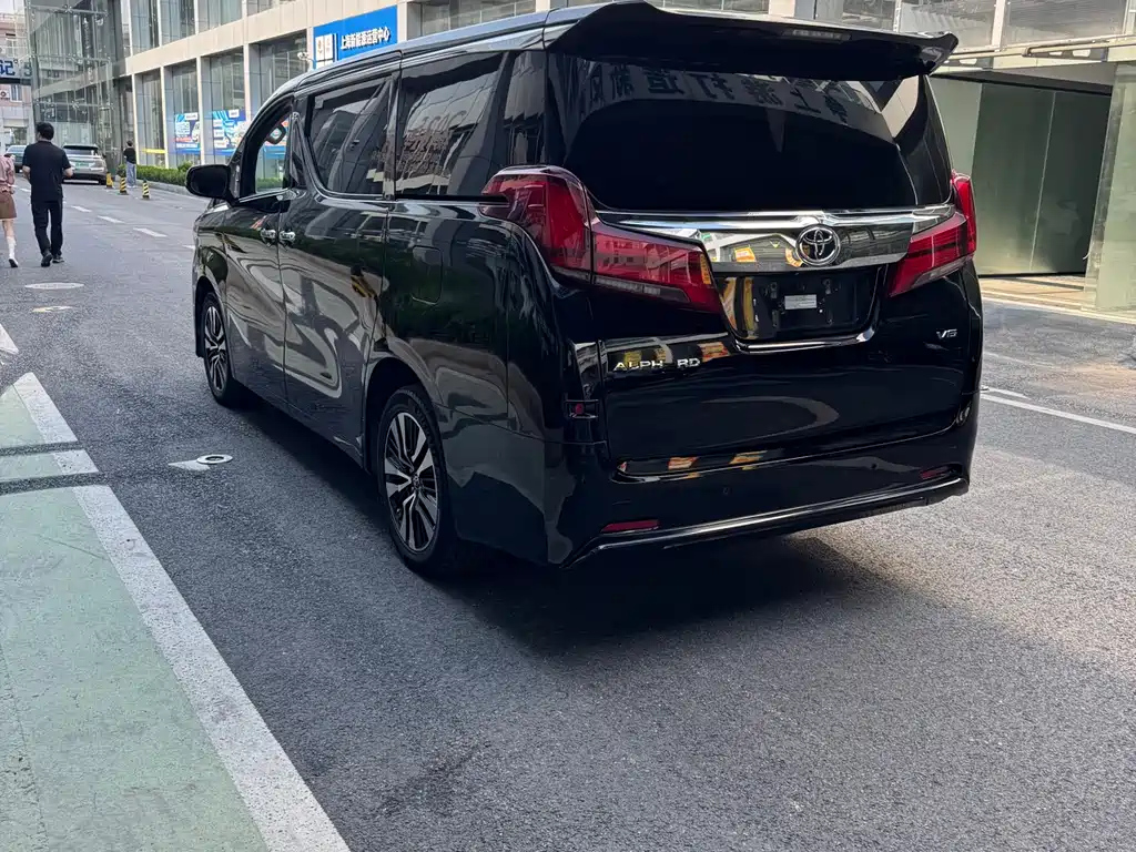 TOYOTA ALPHARD 2018