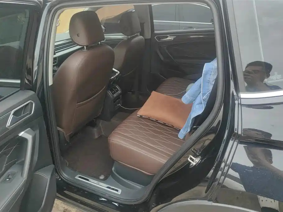 VOLKSWAGEN TIGUAN L 2023