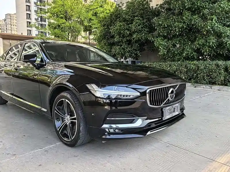 VOLVO S90 2020