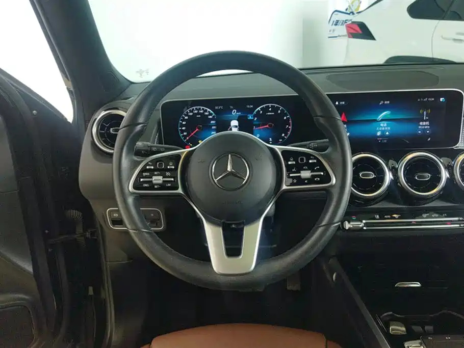 MERCEDES BENZ GLB 2020