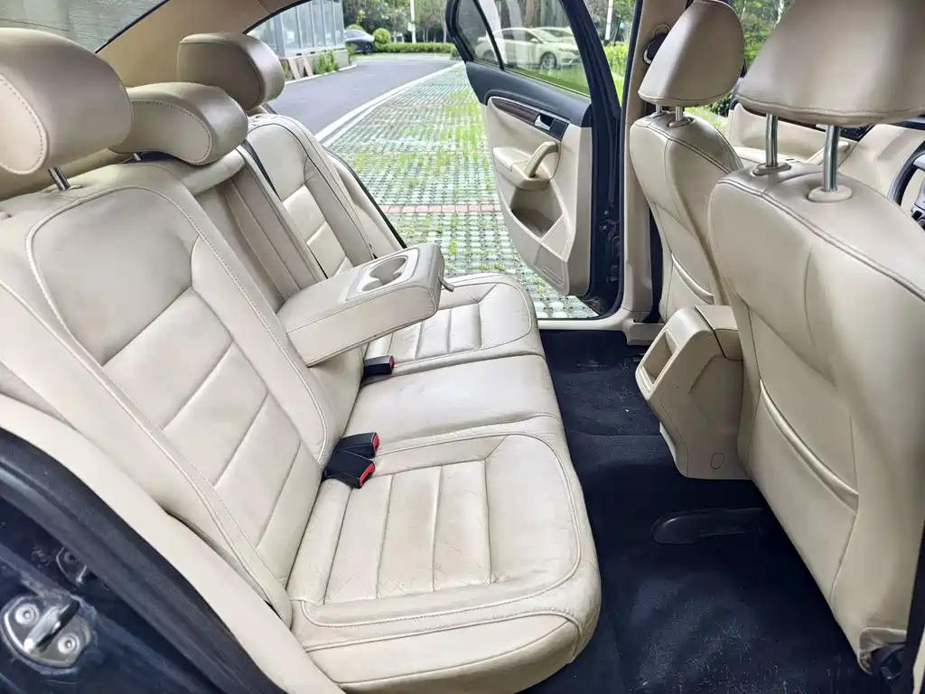 VOLKSWAGEN LAVIDA 2013