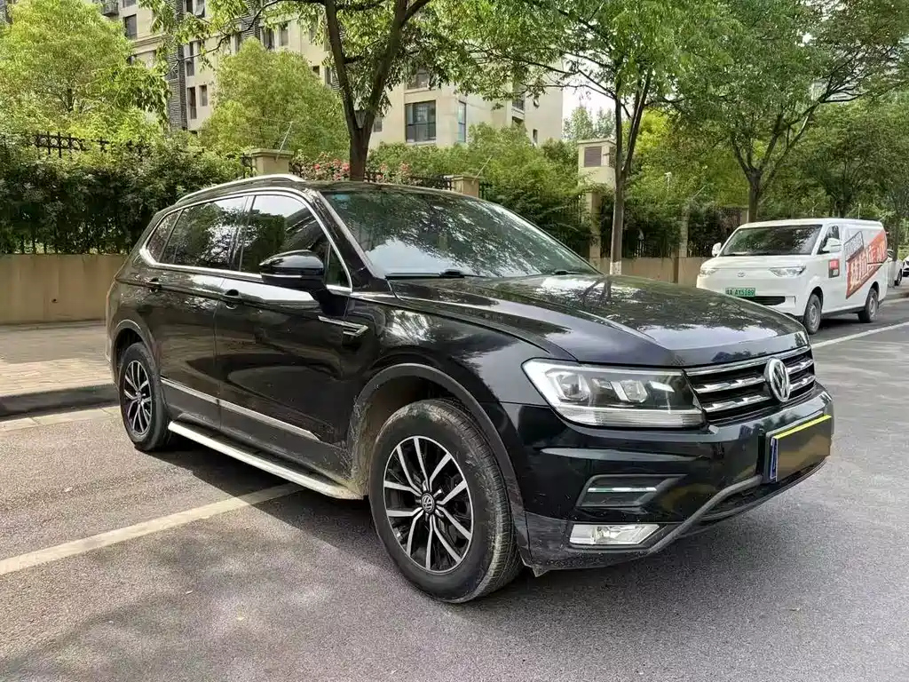 VOLKSWAGEN TIGUAN L 2017