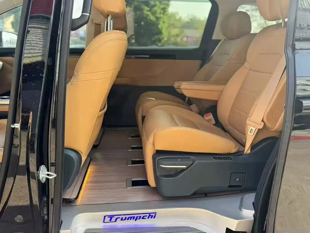 TRUMPCHI E8 NEW ENERGY 2024