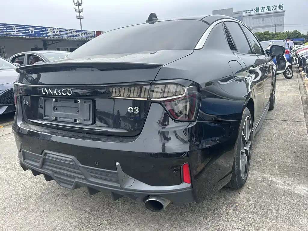 LYNK&CO 03 2018