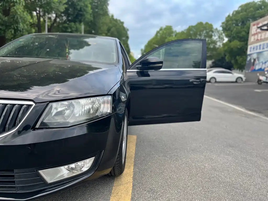 SKODA OCTAVIA 2015
