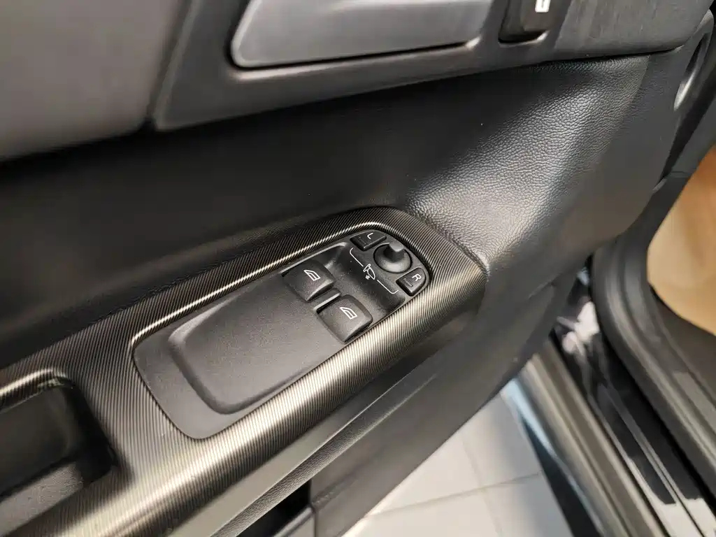 VOLVO C30 2011