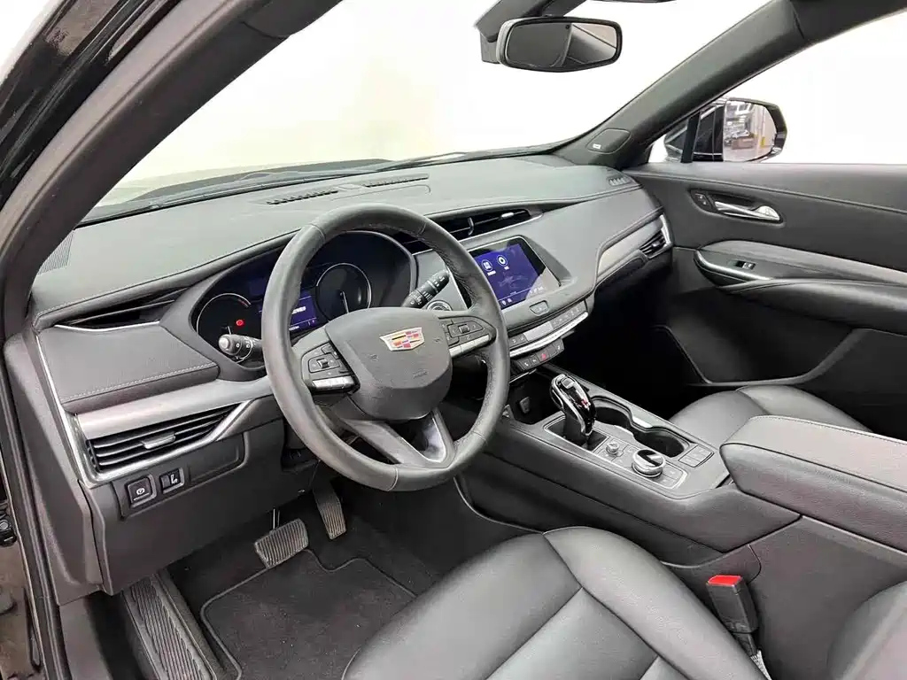 CADILLAC XT4 2021