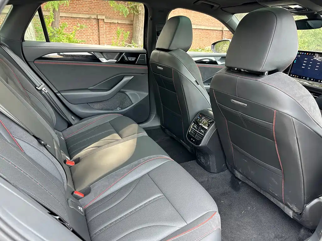 VOLKSWAGEN MAGOTAN 2024