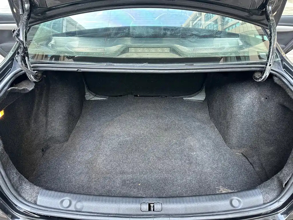 VOLKSWAGEN LAVIDA 2015