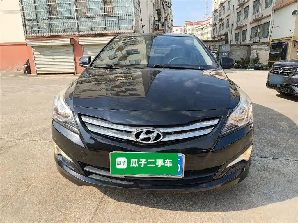 HYUNDAI SOLARIS 2016