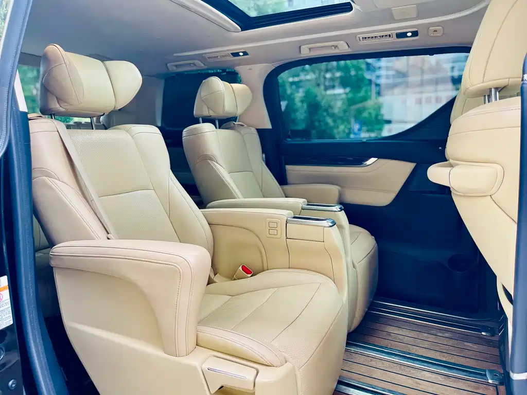 TOYOTA ALPHARD 2018