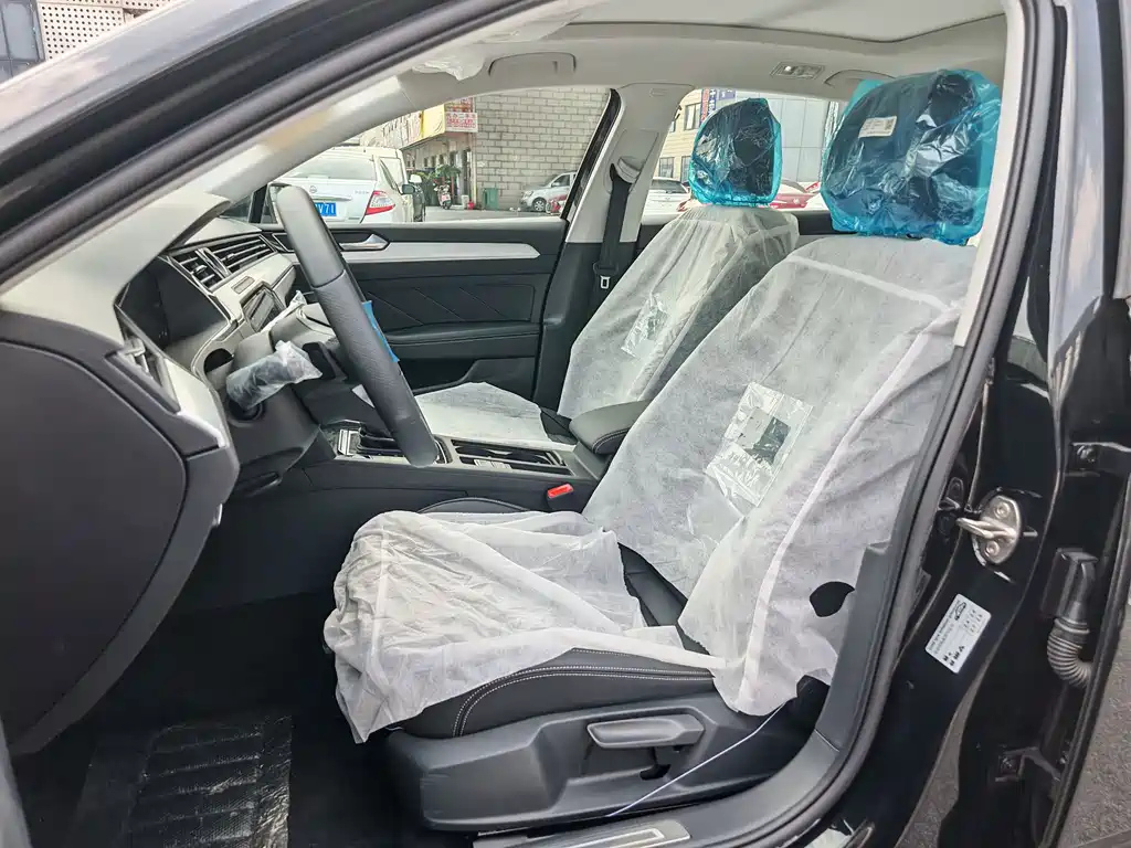 VOLKSWAGEN MAGOTAN 2025