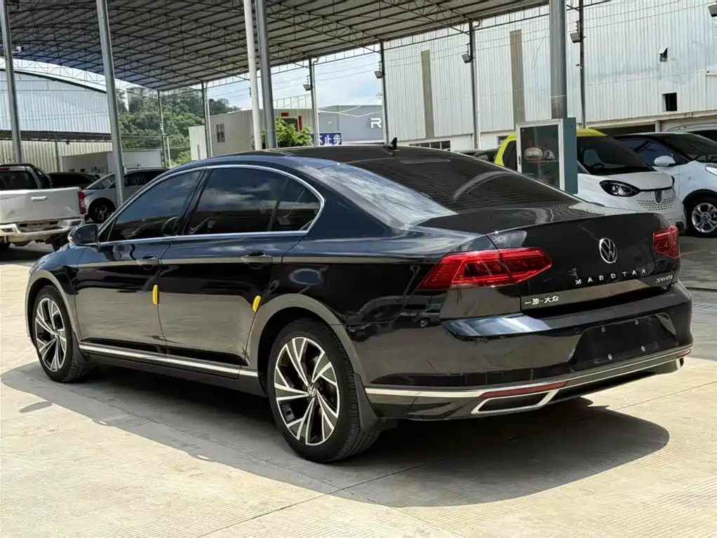 VOLKSWAGEN MAGOTAN 2020