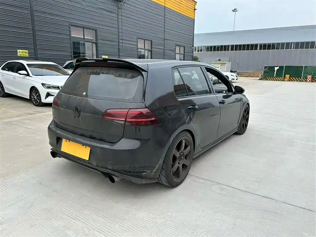 VOLKSWAGEN GOLF GTI 2016