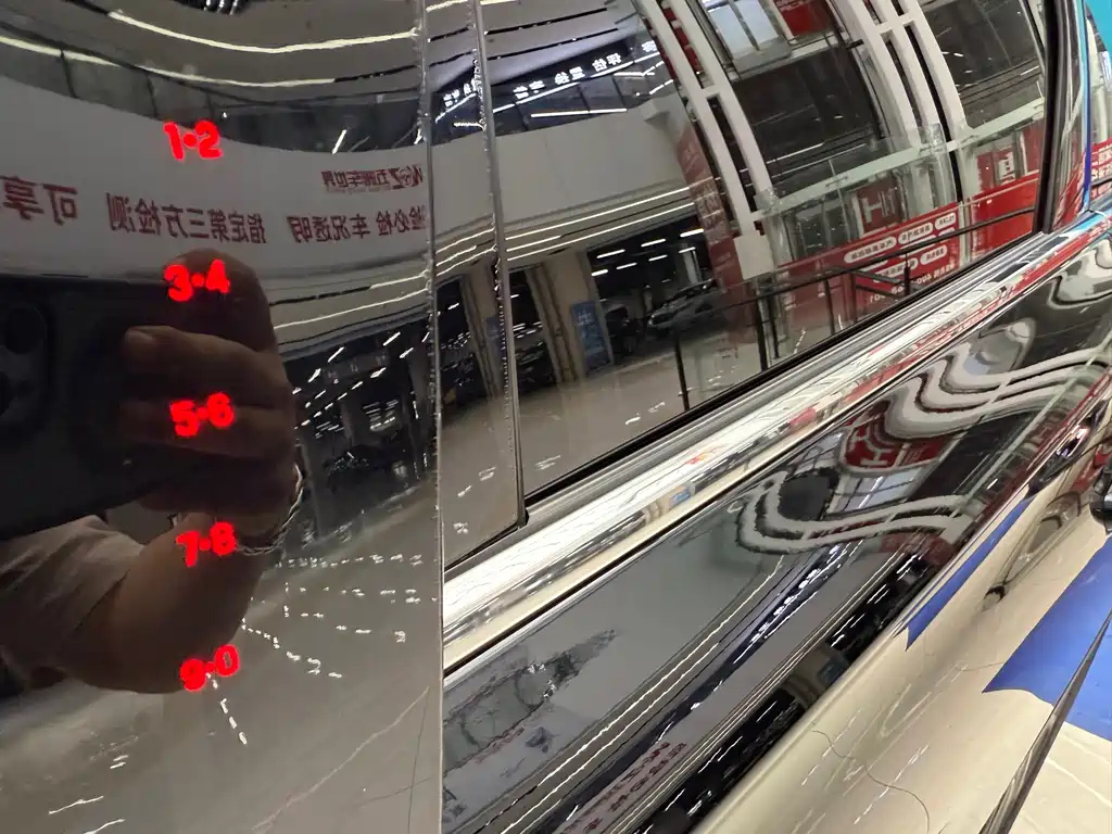 LINCOLN ADVENTURER 2021