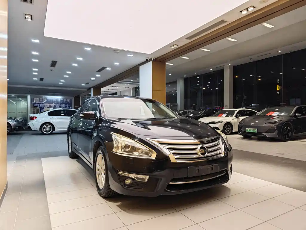 NISSAN TEANA 2013