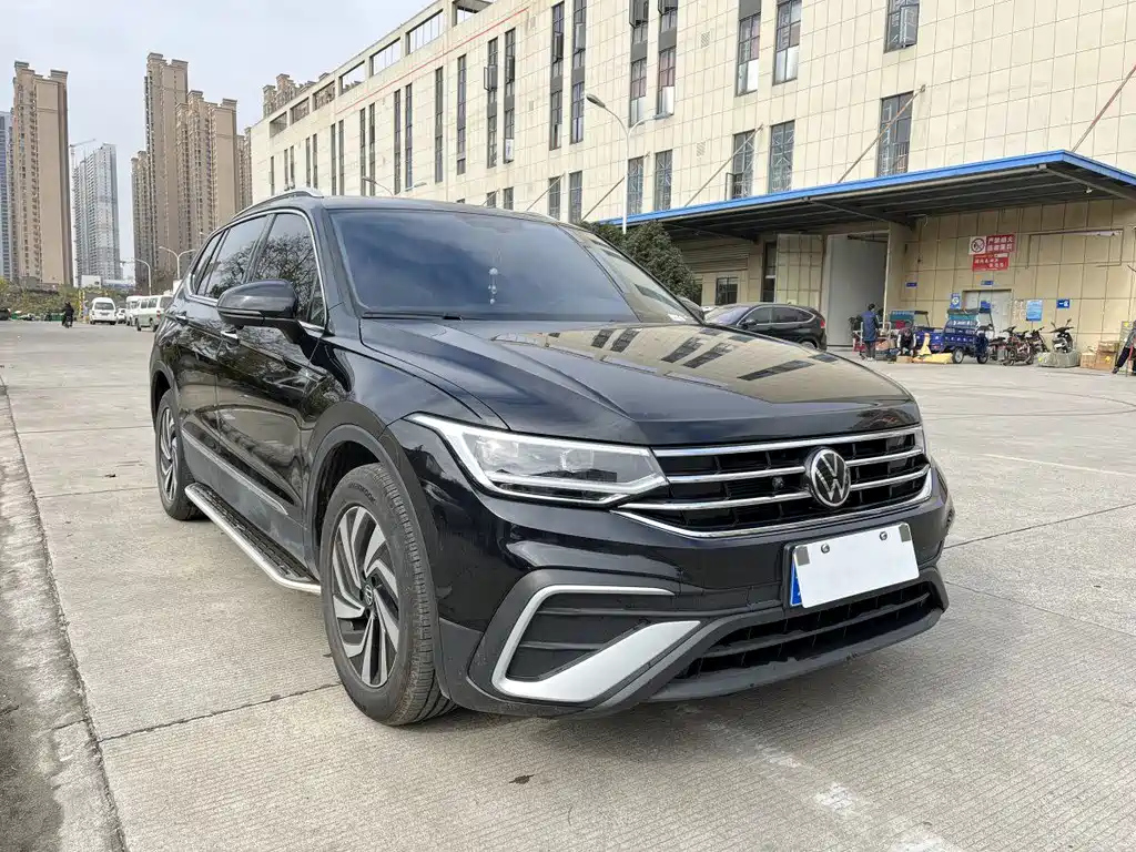 VOLKSWAGEN TIGUAN L 2023