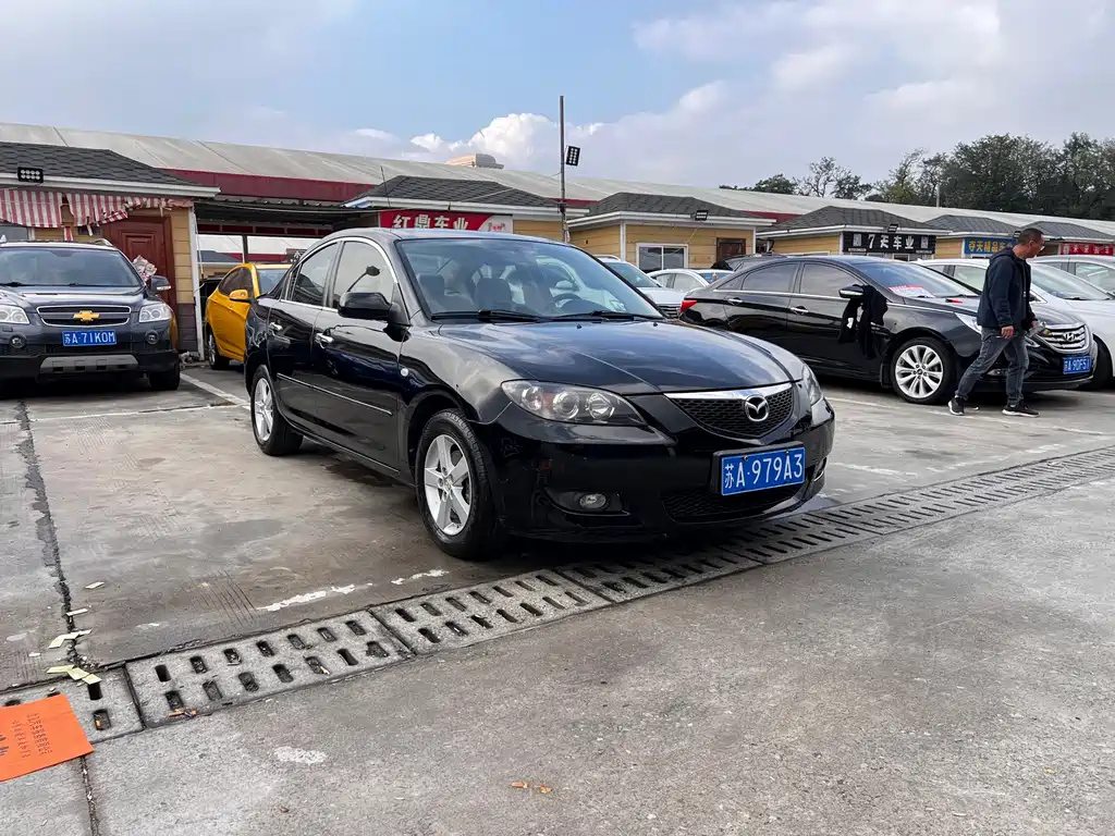 MAZDA 3 2010