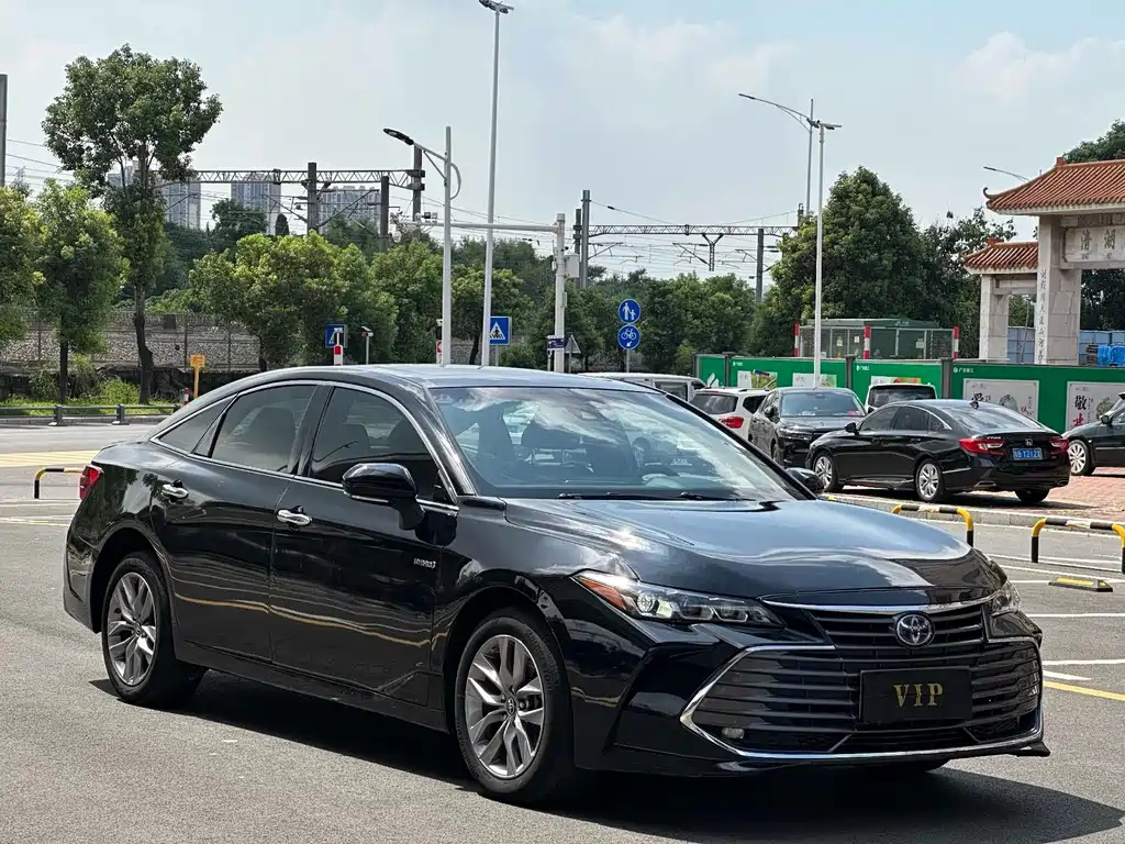 TOYOTA AVALON 2020