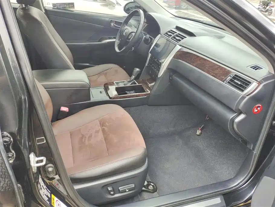 TOYOTA CAMRY 2016