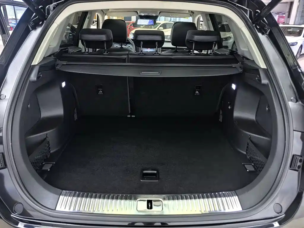 HONGQI HS5 2022