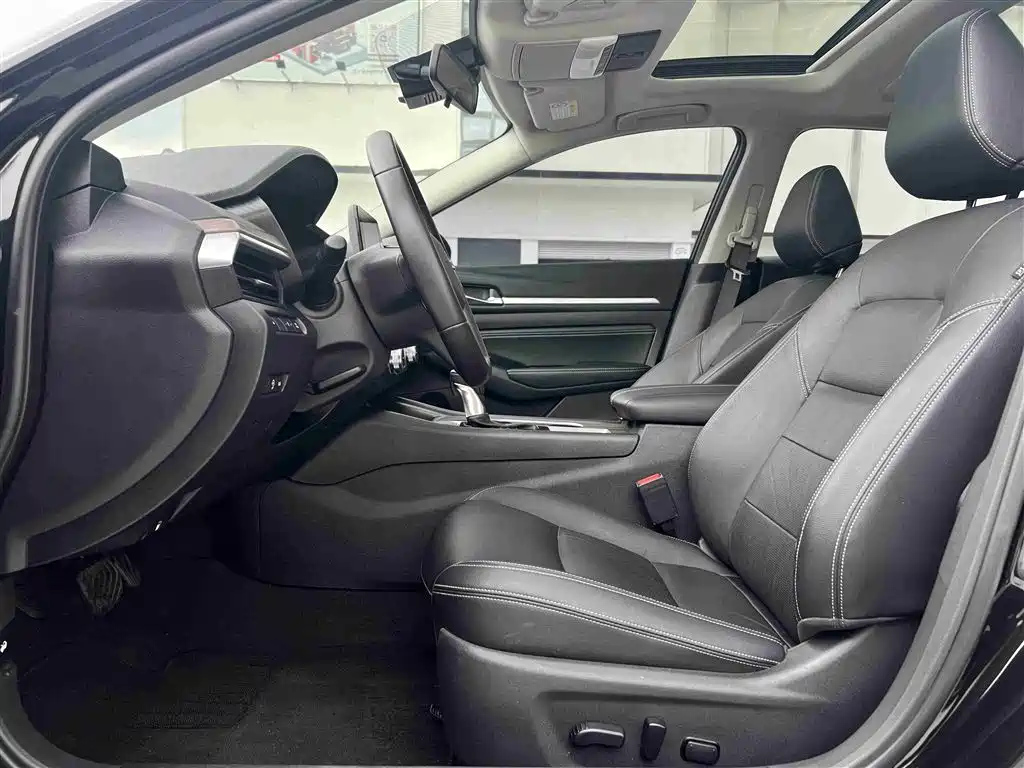 NISSAN TEANA 2021