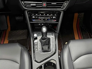 VOLKSWAGEN THARU  2022 YEAR 330TSI 4WD DELUXE EDITION 2022