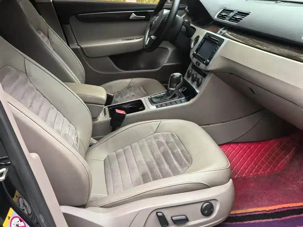 VOLKSWAGEN MAGOTAN 2015