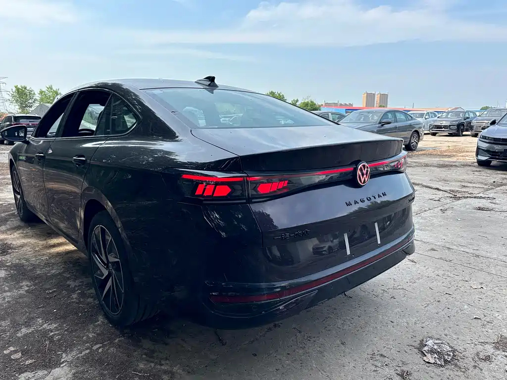 VOLKSWAGEN MAGOTAN 2024