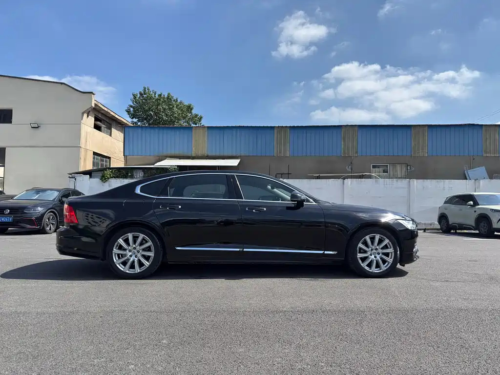 VOLVO S90 2020
