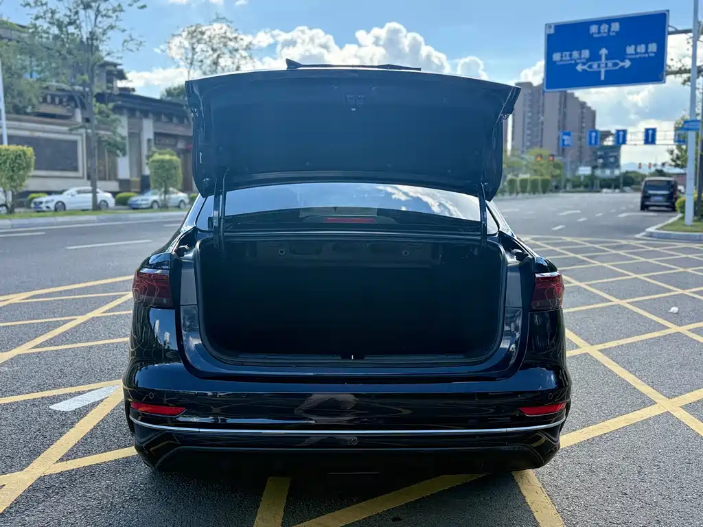 GEELY AUTO EMGRAND 2022