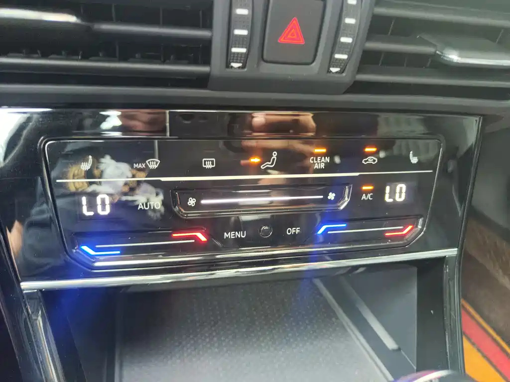 VOLKSWAGEN PASSAT 2023