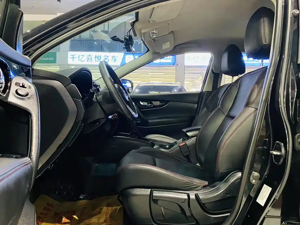 NISSAN QASHQAI 2019