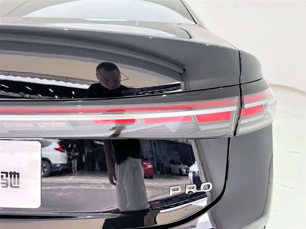 VOLKSWAGEN PASSAT 2025