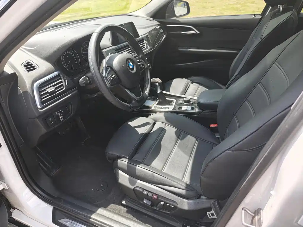 BMW 1-SERIES 2018