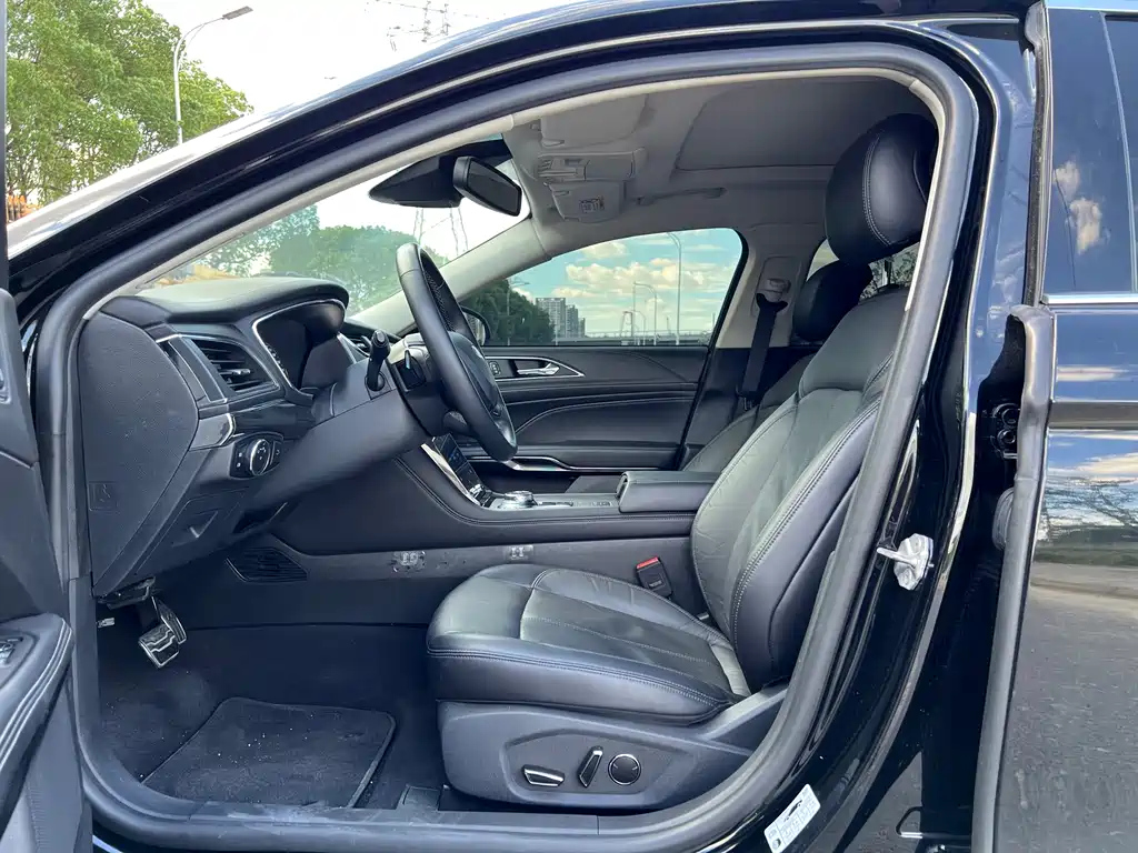 FORD TAURUS 2021