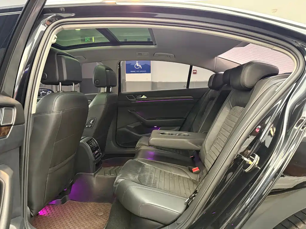 VOLKSWAGEN MAGOTAN 2018