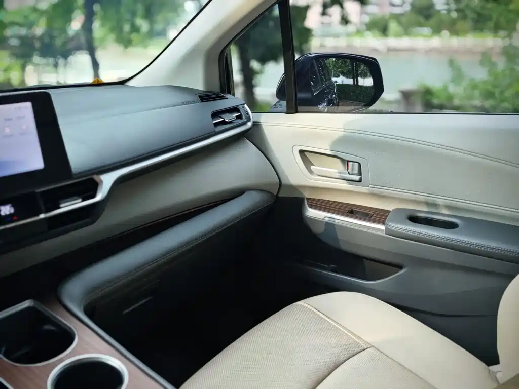 TOYOTA SIENNA SIENNA 2024