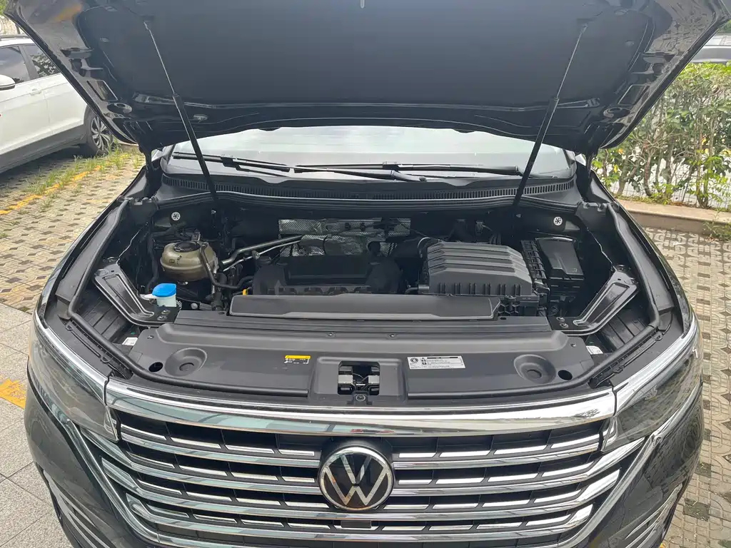 VOLKSWAGEN VILORAN 2023