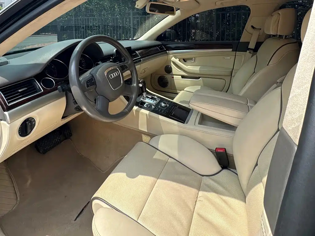 AUDI A8 2010