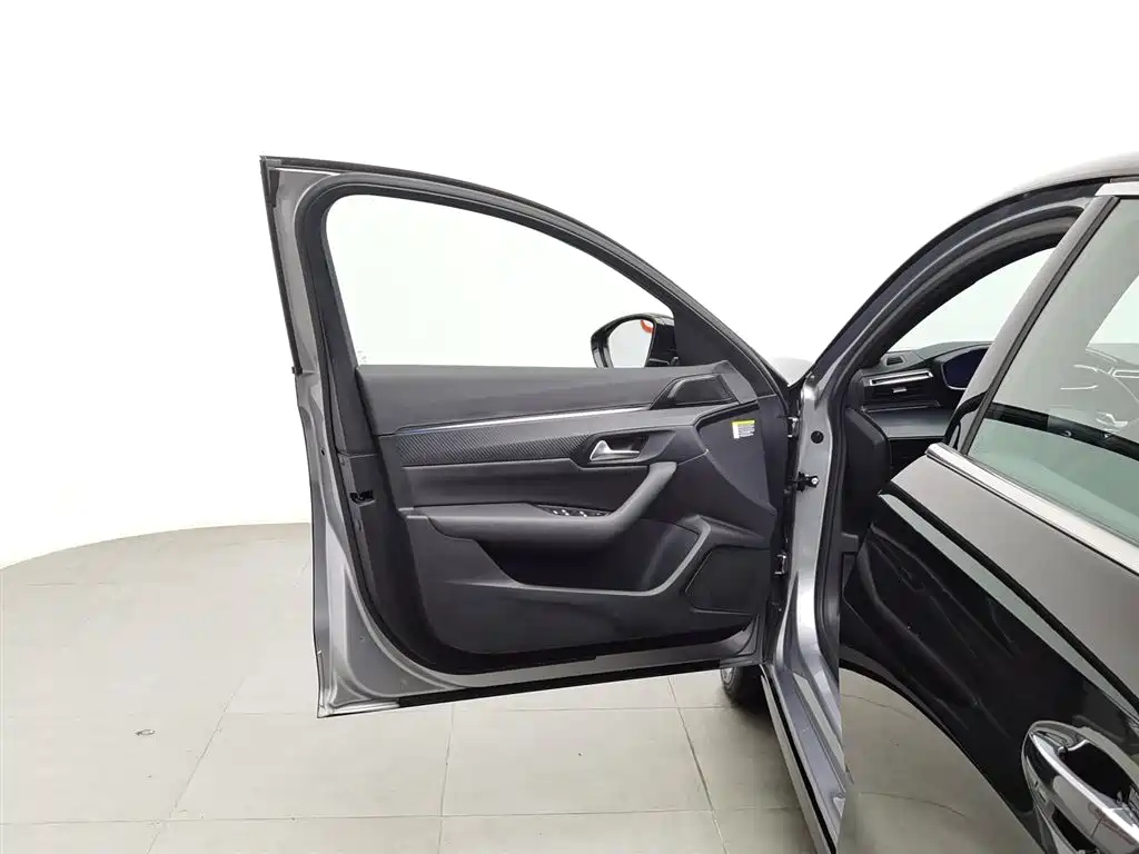 PEUGEOT 508 2021