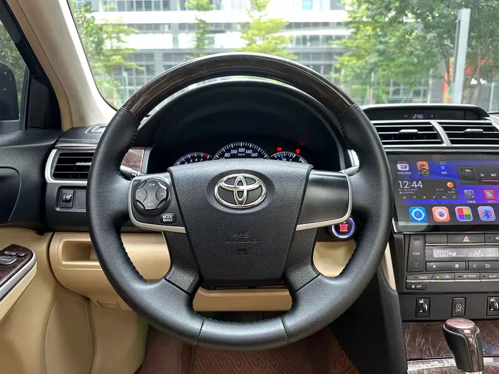 TOYOTA CAMRY 2016