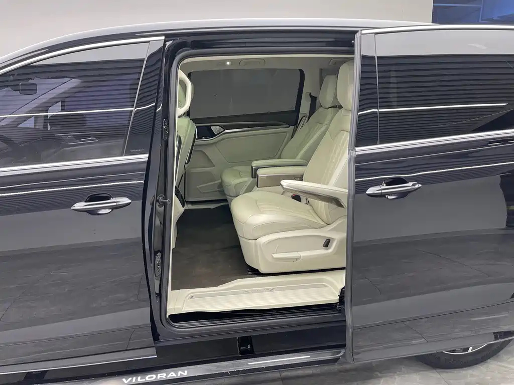 VOLKSWAGEN VILORAN 2020