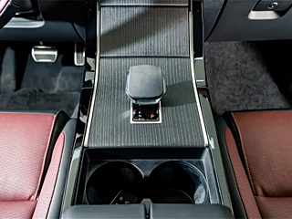 LAND ROVER RANGE ROVER VESSEL 2024 YEAR BENCHMARK EDITION 2024