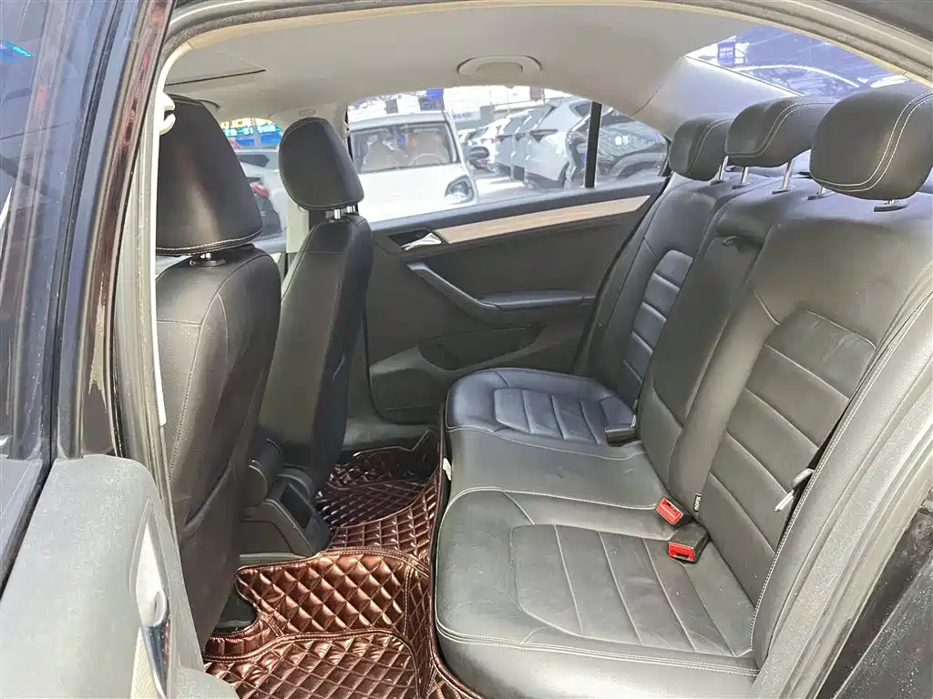 VOLKSWAGEN JETTA 2013