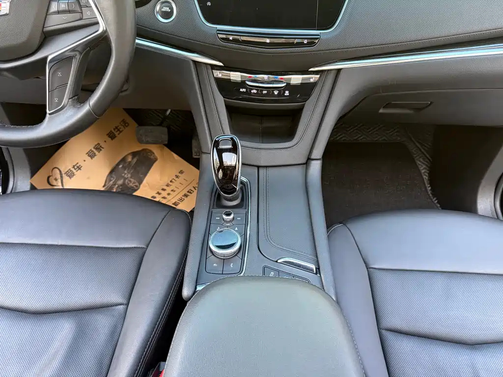 CADILLAC XT5 2020